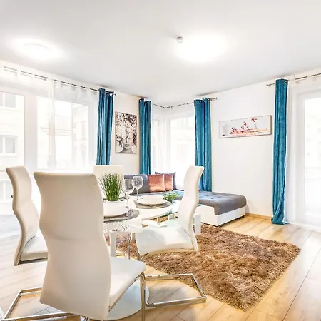 Modern With Free Garage And Balcony In The Downtown Apartman Budapest