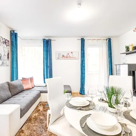 Modern With Free Garage And Balcony In The Downtown *