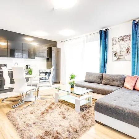 Modern With Free Garage And Balcony In The Downtown Apartman *